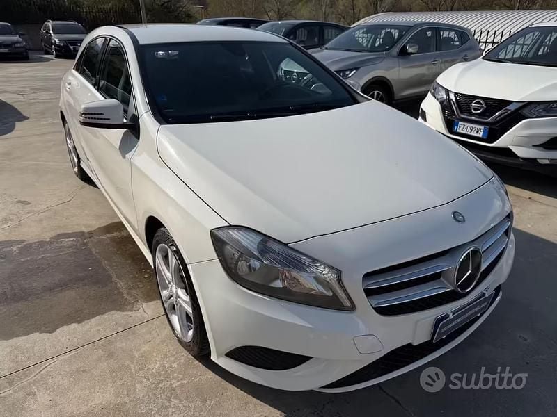 Usata Mercedes A180 109 CV (80 kW) 2015 Bianco Berlina