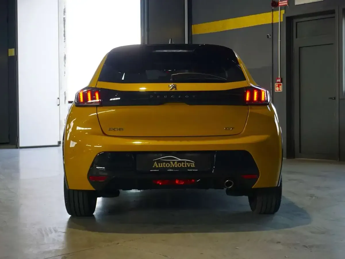 Usata Peugeot 208 GT-line 101 CV (74 kW) 2023 Giallo Utilitaria