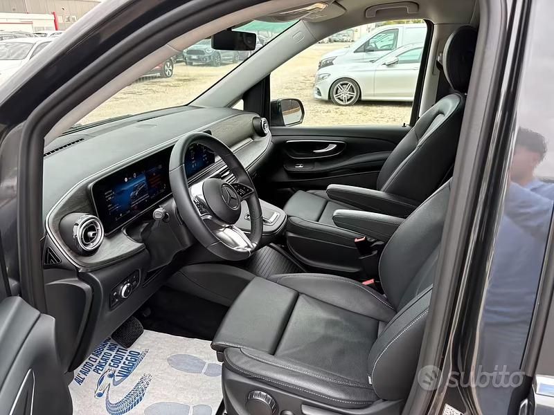 Usata Mercedes V220 Avantgarde 2024 Nero Monovolume