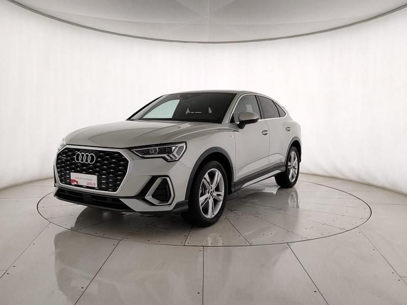 Grigio Usata 2024 Audi Q3 Sportback S-Line SUV | 46.900 € (Buon prezzo) - Immagine 1/4