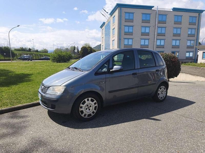 Usata Fiat Idea Active 77 CV (56 kW) 2012 Grigio Monovolume