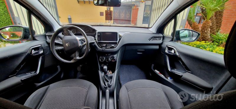 Usata Peugeot 208 2017 Grigio Utilitaria
