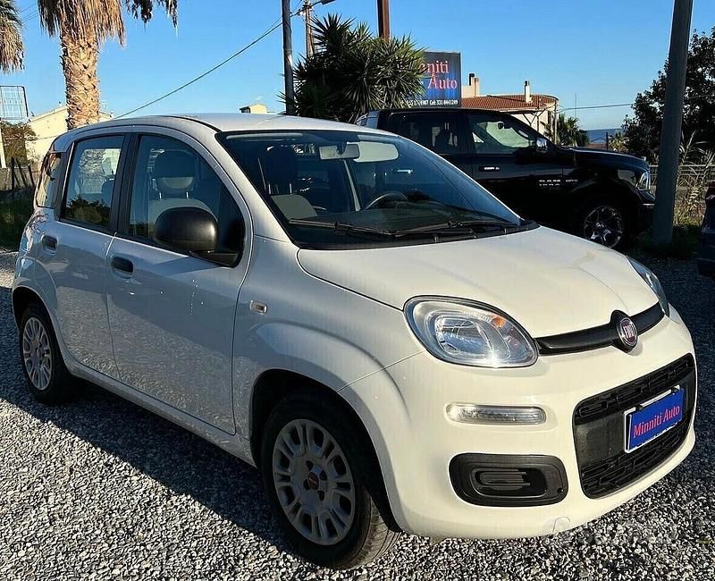 Bianco Usata 2018 Fiat Panda Lounge Due volumi | 9000 € (Buon prezzo) - Immagine 1/4