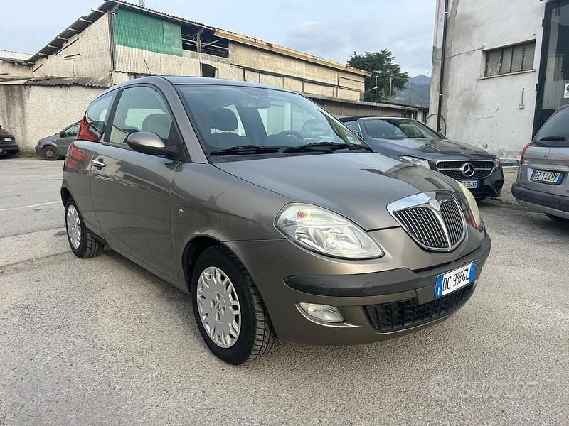 Usata Lancia Ypsilon 60 CV (44 kW) 2006 Marrone Utilitaria