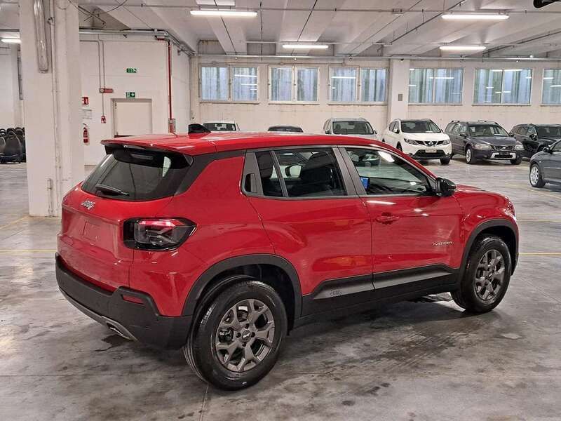 Usata Jeep Avenger Longitude 101 CV (74 kW) 2024 Ruby pastello (111) SUV