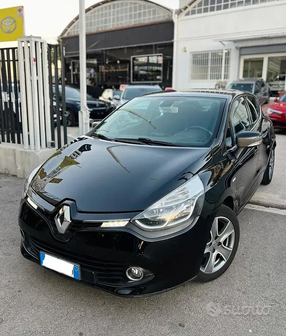 Second-hand Renault Clio IV 75 CP (55 kW) 2014 Negru Berlinǎ