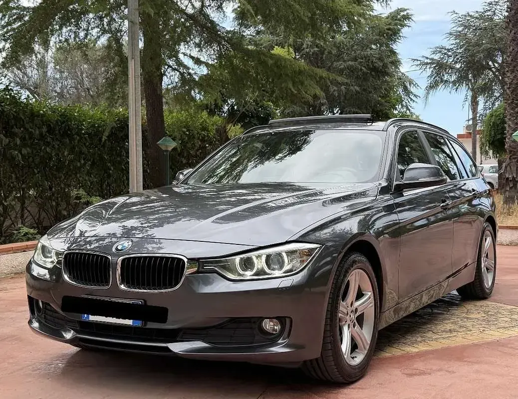 Usata BMW 318 Sport Line 143 CV (105 kW) 2013 Grigio Station wagon