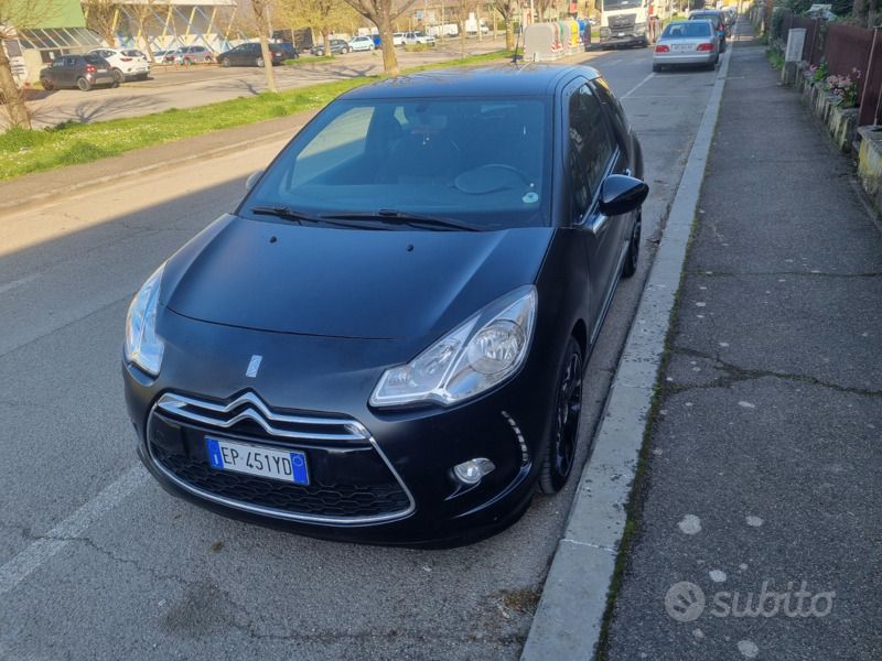 Usata 2011 DS Automobiles DS3 Due volumi | 5000 € (Buon prezzo) - Immagine 1/4