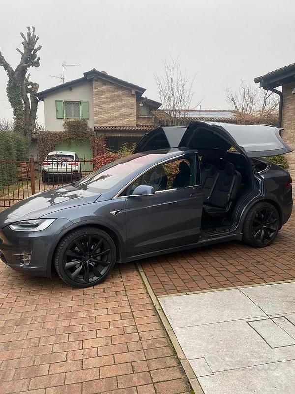 Blu Usata 2020 Tesla Model X SUV | 33.000 € (Buon prezzo) - Immagine 1/4