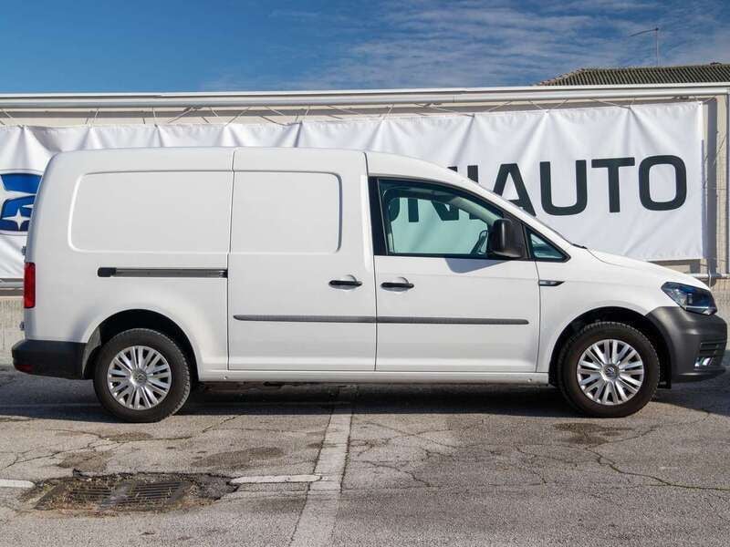Usata VW Caddy Maxi Business 110 CV (80 kW) 2019 Bianco Monovolume