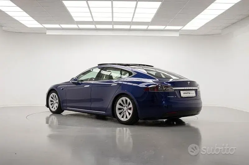 Usata Tesla Model S Performance 580 kW (789 CV) 2018 Blu Utilitaria