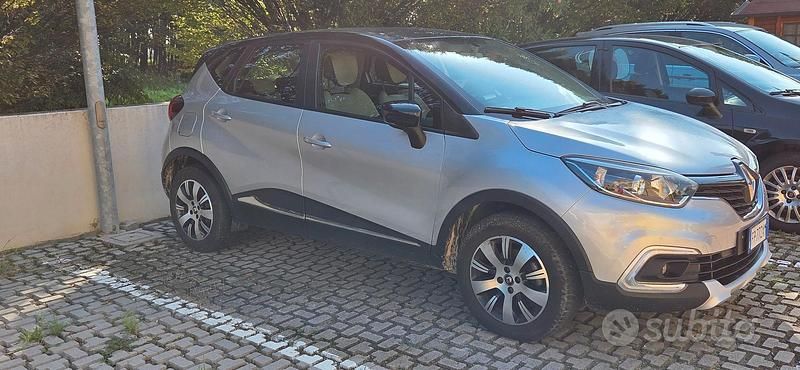Usata Renault Captur 90 CV (66 kW) 2018 Grigio SUV
