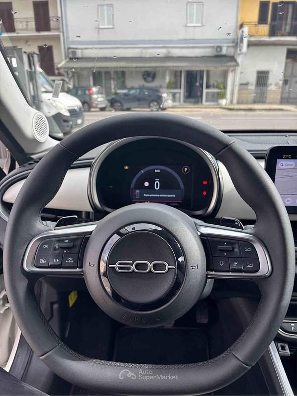 Usata Fiat 600 110 CV (80 kW) 2025 Bianco SUV