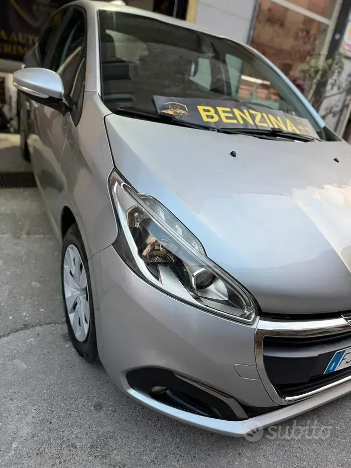Usata Peugeot 208 Access 68 CV (50 kW) 2017 Grigio Utilitaria