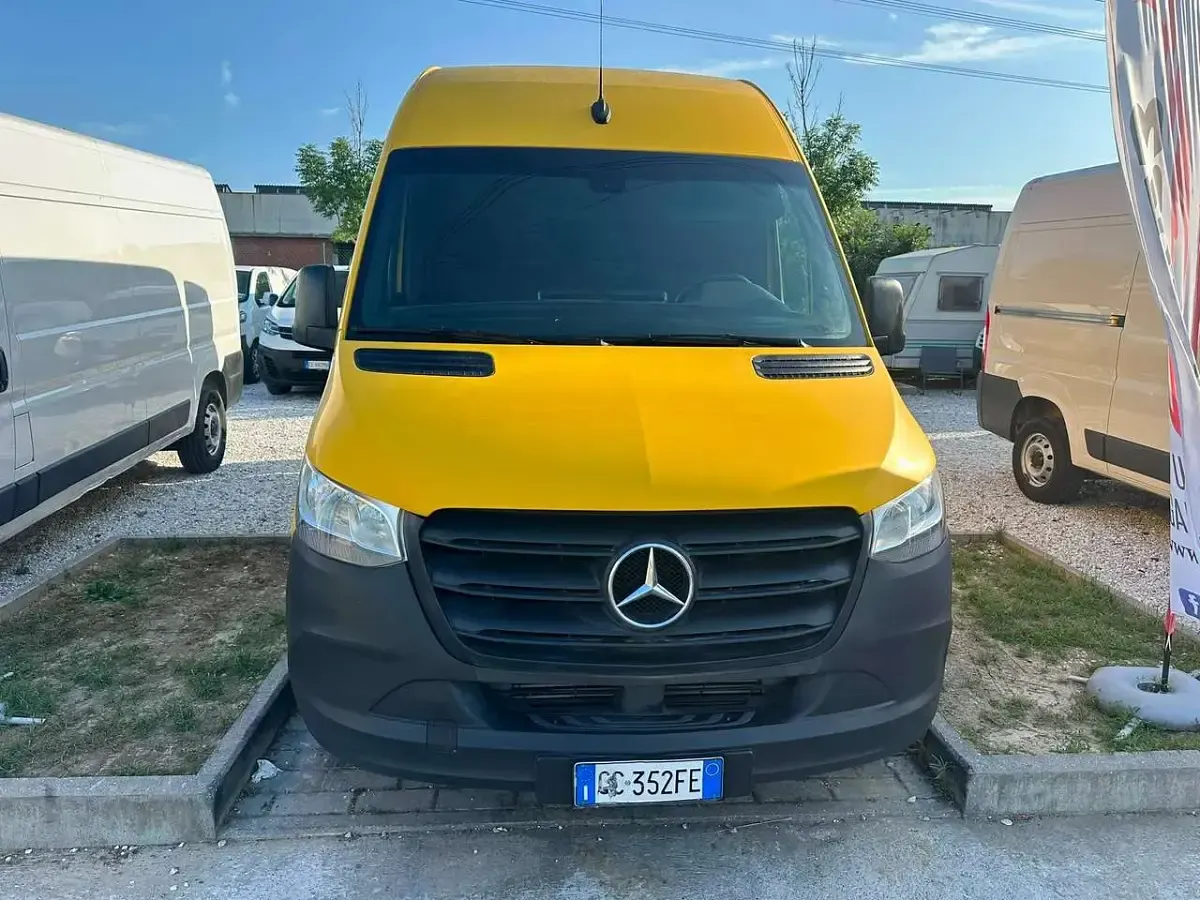 Usata Mercedes Sprinter 120 CV (88 kW) 2020 Giallo Furgone