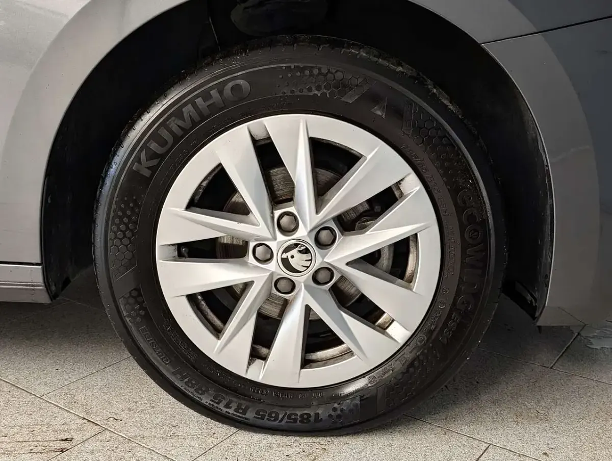 Usata Skoda Fabia Style 80 CV (58 kW) 2023 Grigio Utilitaria