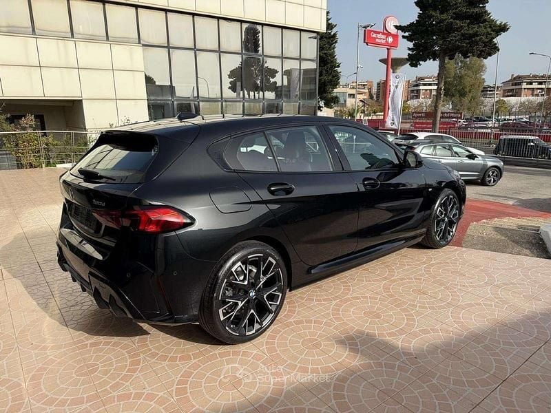 Usata BMW 120 M Sport 163 CV (119 kW) 2024 Saphirschwarz Utilitaria