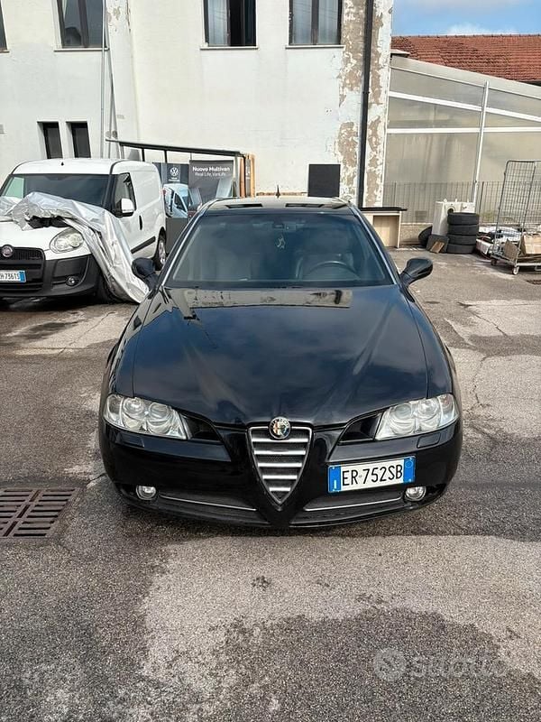 Nero Usata 2004 Alfa Romeo 166 Tre volumi | 8000 € (Buon prezzo) - Immagine 1/4