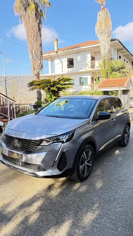 Usata Peugeot 3008 Allure 131 CV (96 kW) 2022 Grigio SUV
