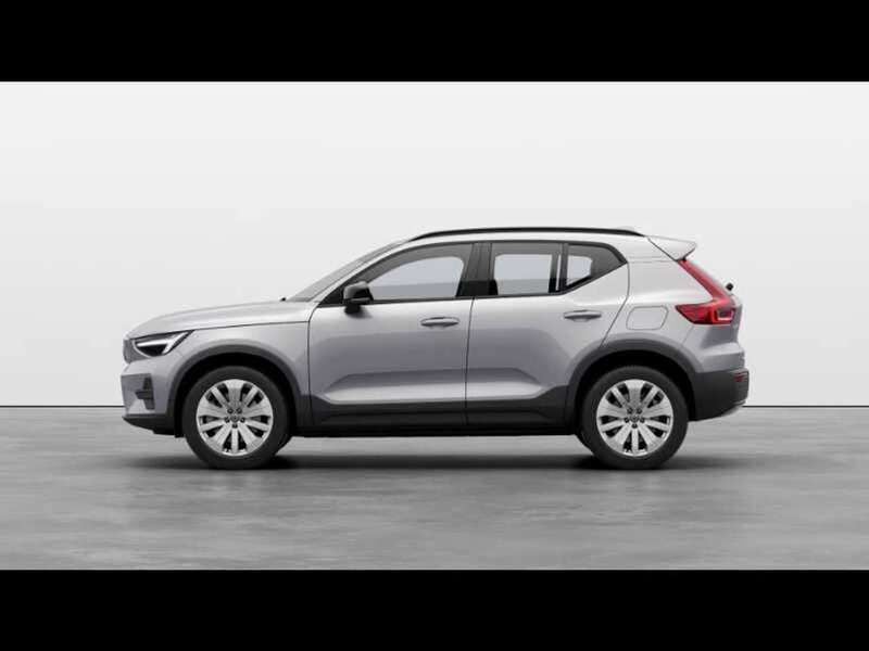 Ny Volvo XC40 Core 127 kW (174 HK) 2025 Silver SUV