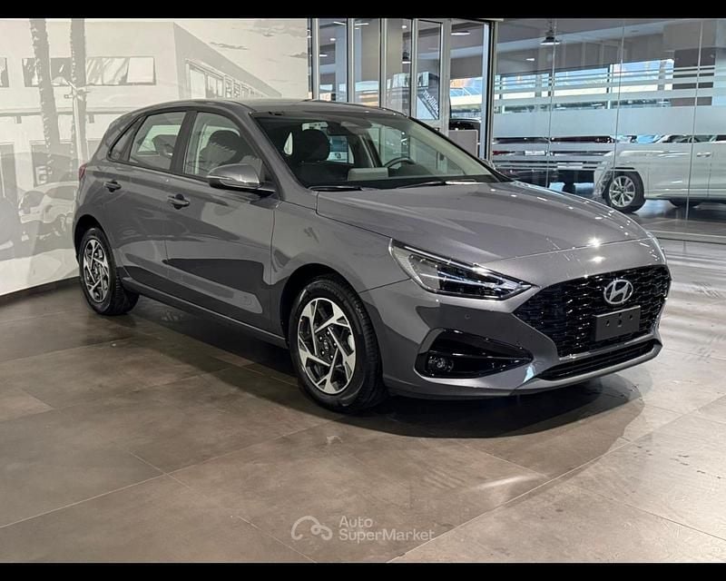 Nuova Hyundai i30 99 CV (72 kW) 2026 Gray Berlina