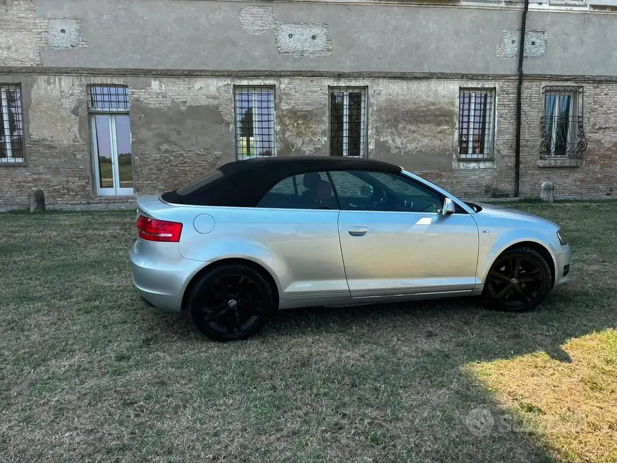 Usata Audi A3 Cabriolet Attraction 105 CV (77 kW) 2011 Grigio Cabrio