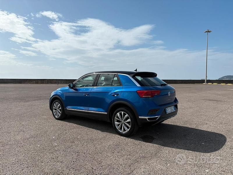 Usata VW T-Roc 116 CV (85 kW) 2019 Blu SUV