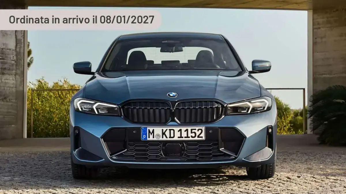 Nuova BMW 330e 292 CV (214 kW) 2026 Argento Berlina