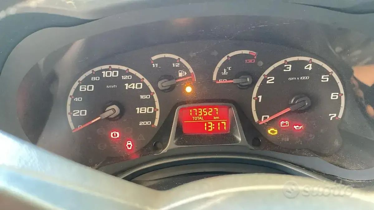 Usata Ford Ka 69 CV (50 kW) 2010 Rosso Utilitaria