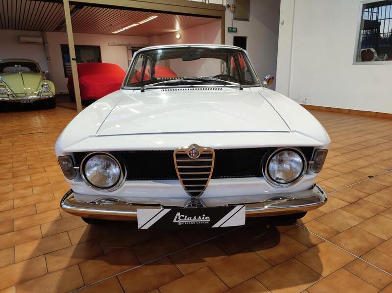 Usato 2024 Alfa Romeo GT 1.3 Benzin 88 CV (42.900 €)