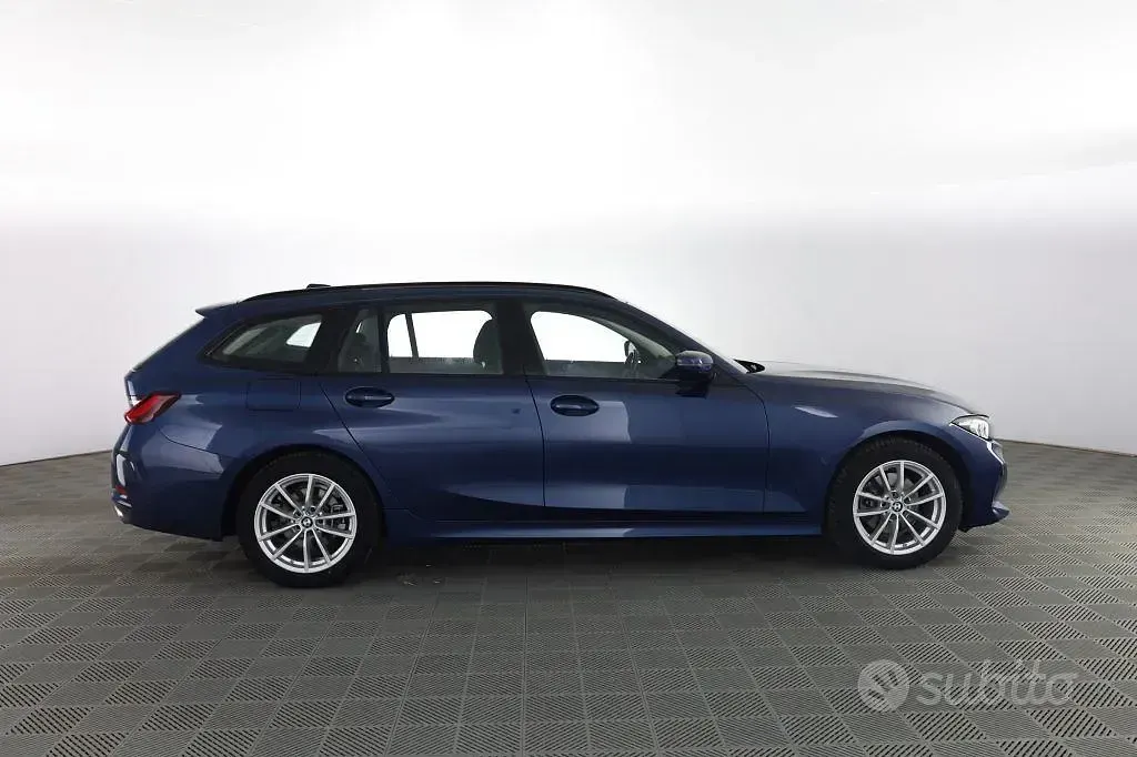Usata BMW 320e Efficient Dynamics 190 CV (139 kW) 2023 Bluazzurro Station wagon