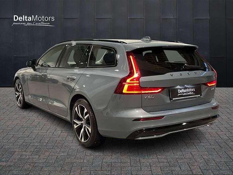 Usata Volvo V60 Plus 197 CV (144 kW) 2023 Grigio Station wagon