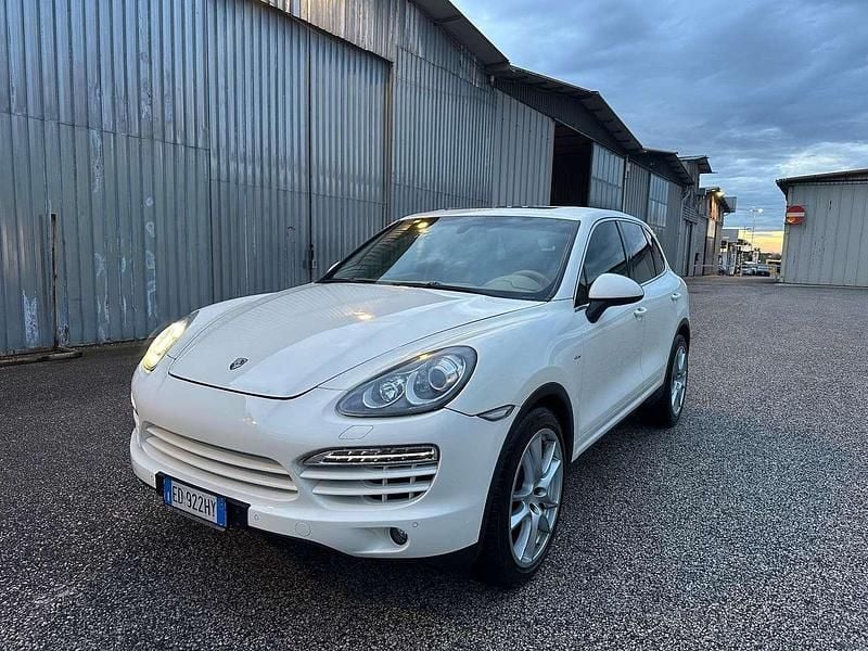Usata Porsche Cayenne 239 CV (175 kW) 2011 Bianco SUV