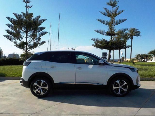 Usata Peugeot 3008 Allure 131 CV (96 kW) 2021 Bianco SUV