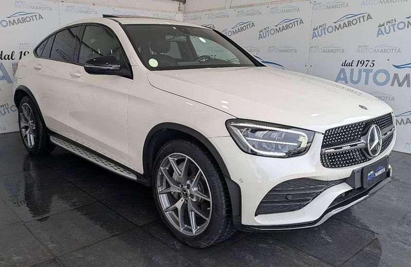Usata Mercedes GLC300 Premium Plus 245 CV (180 kW) 2019 Bianco diamante metallizzato SUV