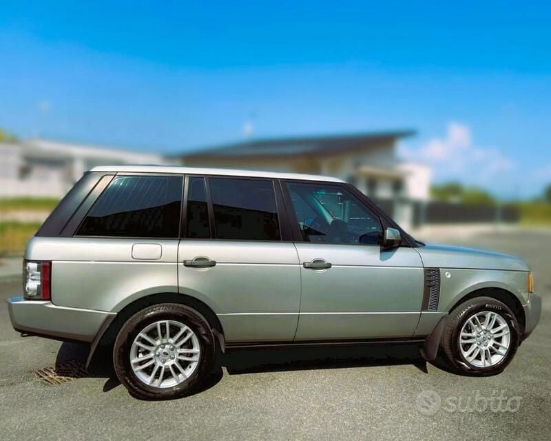 Oro Usata 2010 Land Rover Range Rover Vogue SUV | 17.400 € (Cara) - Immagine 1/4