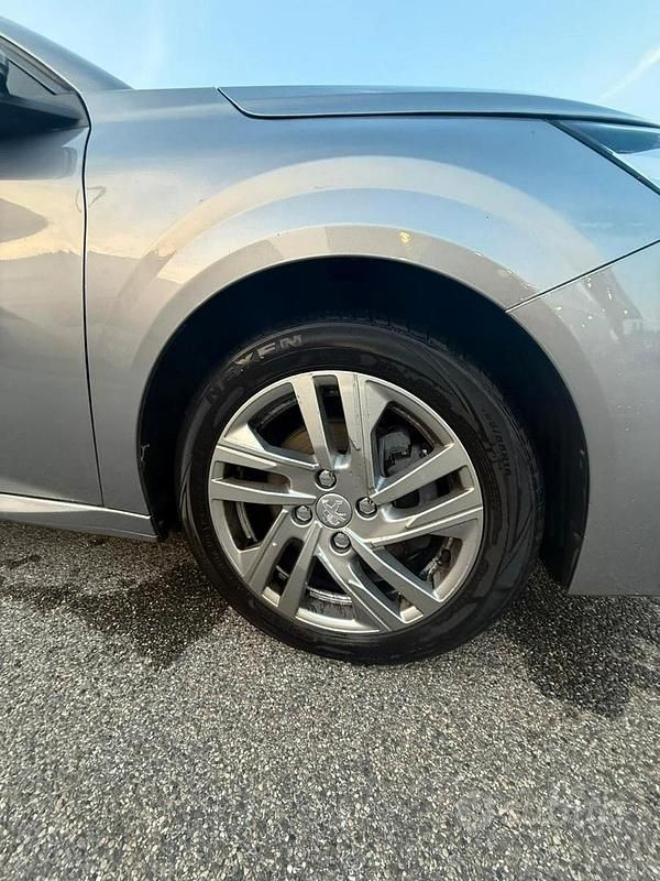 Usata Peugeot 208 Active 102 CV (75 kW) 2020 Grigio Utilitaria