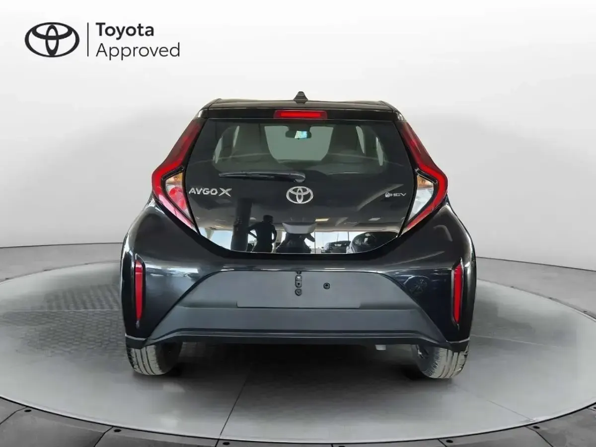 Nuova Toyota Aygo X 116 CV (85 kW) 2026 Nero SUV