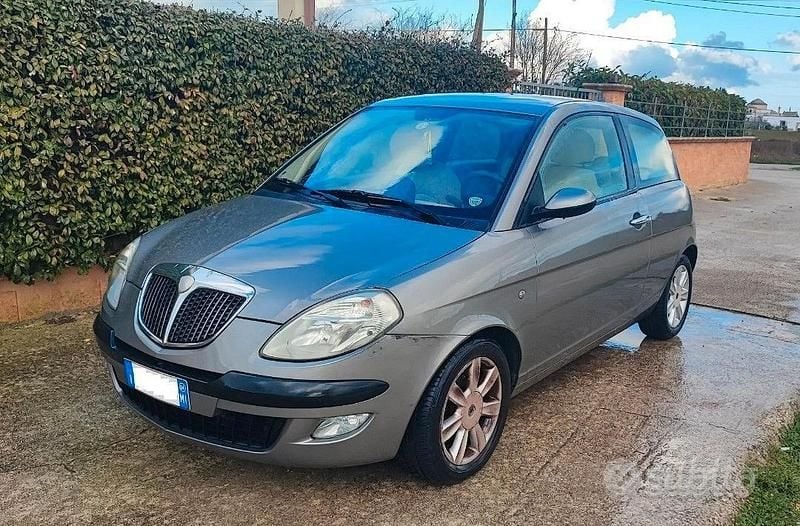 Usata Lancia Ypsilon 2004 Grigio Utilitaria