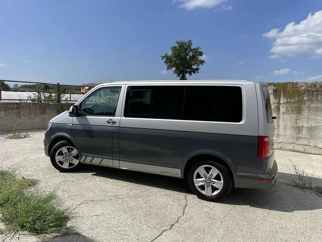Usata VW Caravelle 150 CV (110 kW) 2019 Grigio Furgone