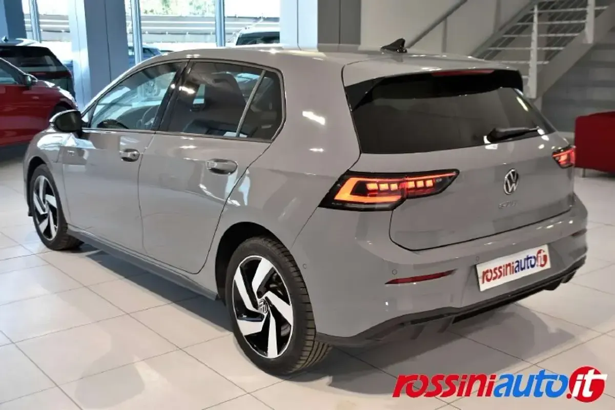 Usata VW Golf VIII GTE 272 CV (200 kW) 2025 Moonstone grey Berlina