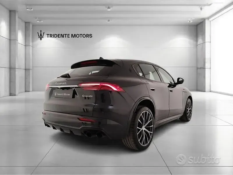 Begagnad Maserati Grecale 330 HK (242 kW) 2023 Svart SUV