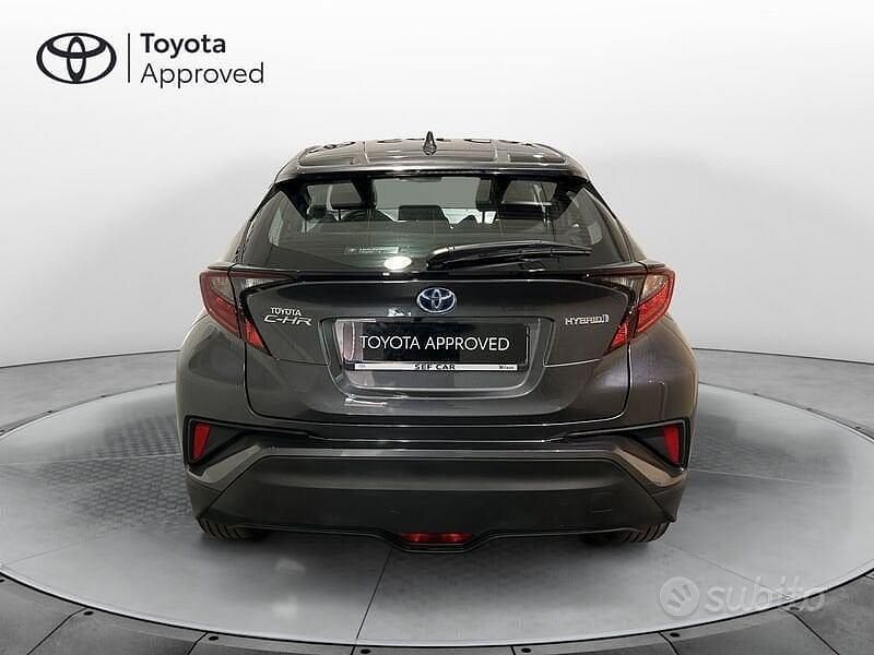 Usata Toyota C-HR Active 122 CV (89 kW) 2022 Grigio SUV