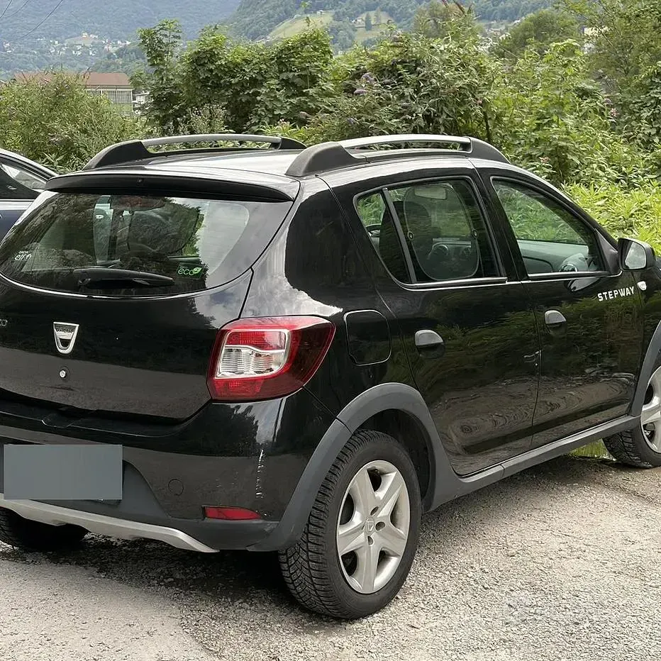Usata Dacia Sandero Stepway 90 CV (66 kW) 2013 Nero Berlina