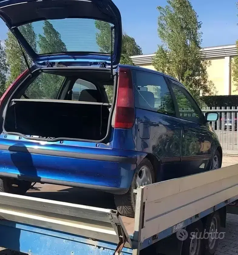 Usata Fiat Punto 133 CV (97 kW) 1994 Blu Berlina