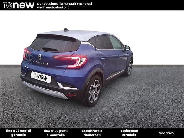 Usata Renault Captur Techno 140 CV (102 kW) 2022 Blu scuro SUV