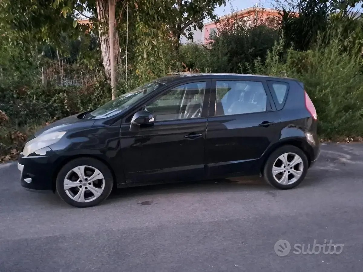 Usata Renault Scénic III 2011 Nero Monovolume