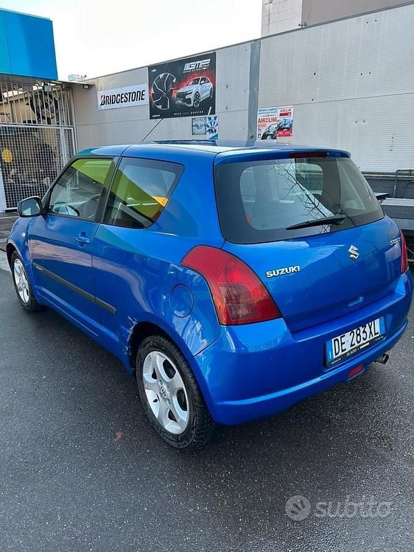 Usata Suzuki Swift 2006 Blu Utilitaria