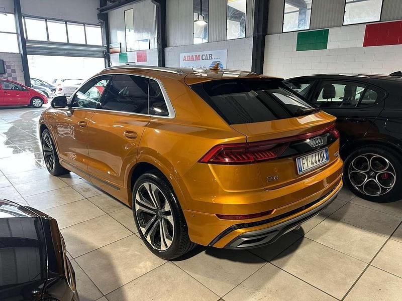 Usata Audi Q8 S-Line 286 CV (210 kW) 2018 Arancione SUV