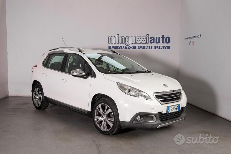 Usata Peugeot 205 92 CV (67 kW) 2014 Bianco SUV